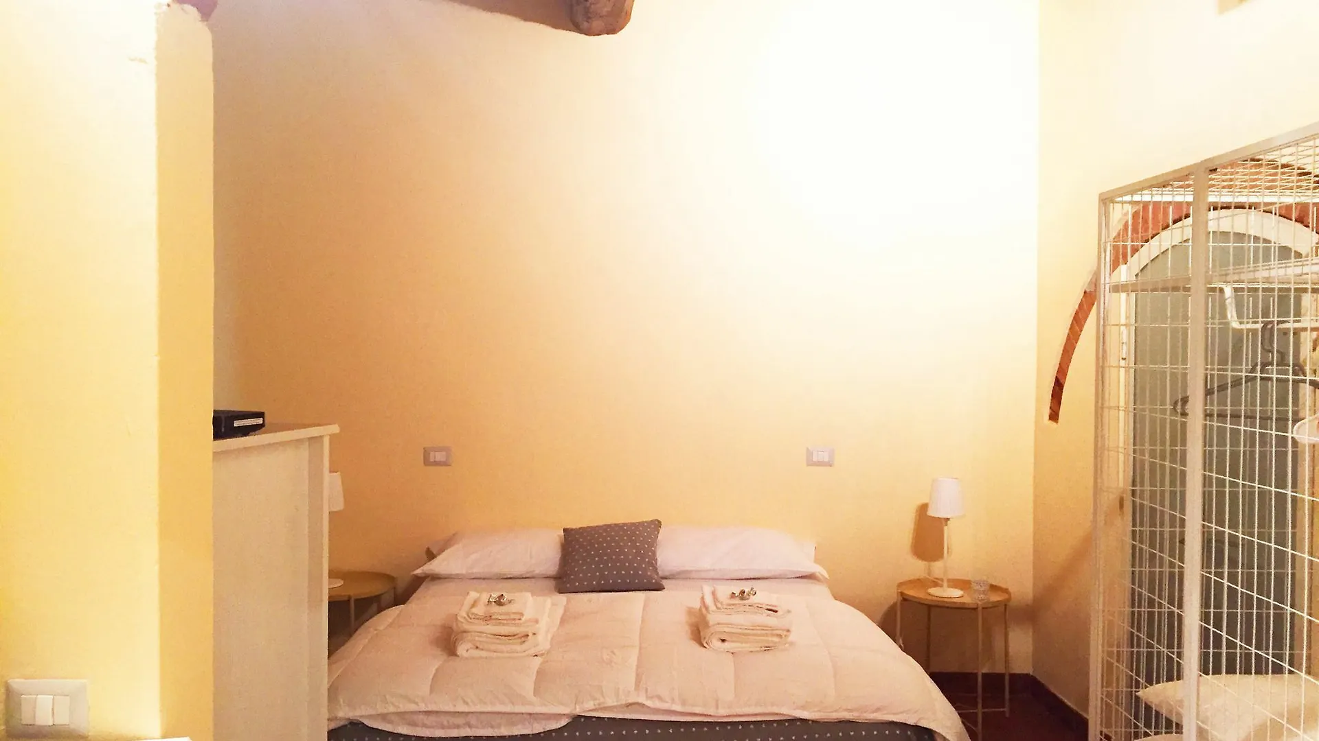 Hotel Casa De' Mannini Arezzo 2*,